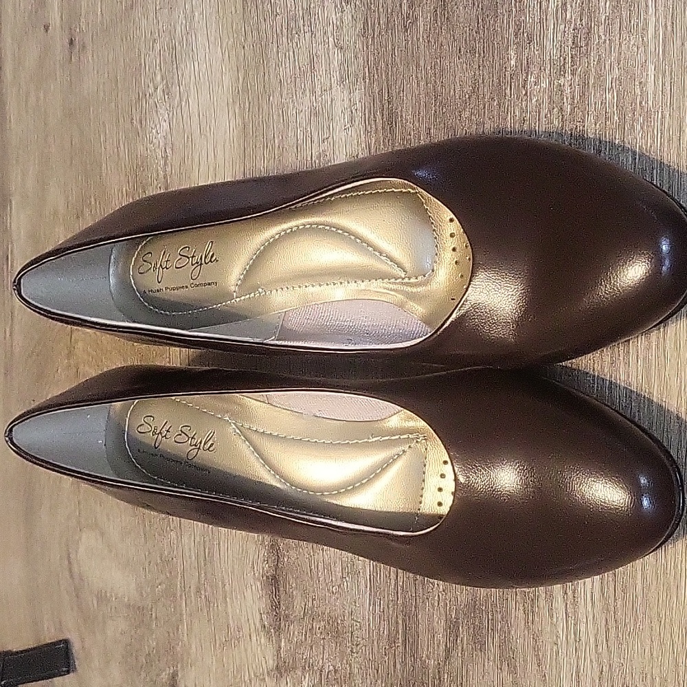 Soft Style by Hush Puppies Etroit  Brown SlipOn 9.5 Narrow Shoe